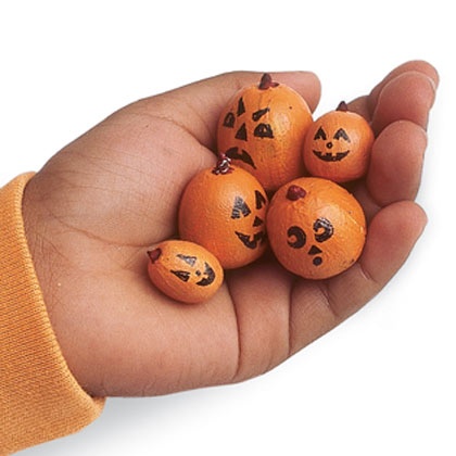 Photo:  mini pumpkins from acorns